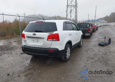 2011 Kia Sorento Lx z USA, uszkodzony, nr VIN 5XYKTCA16BG018220